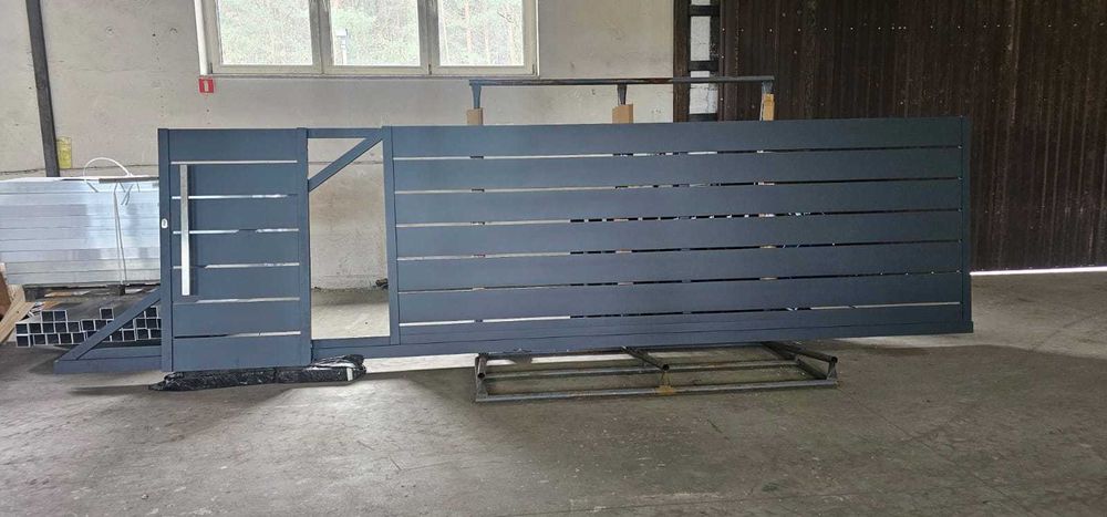 Zestaw: brama przesuwna + furtka, nowoczesna palisada ALU PRODUCENT