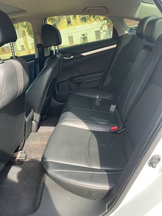 Honda Civic EX-L      2019
