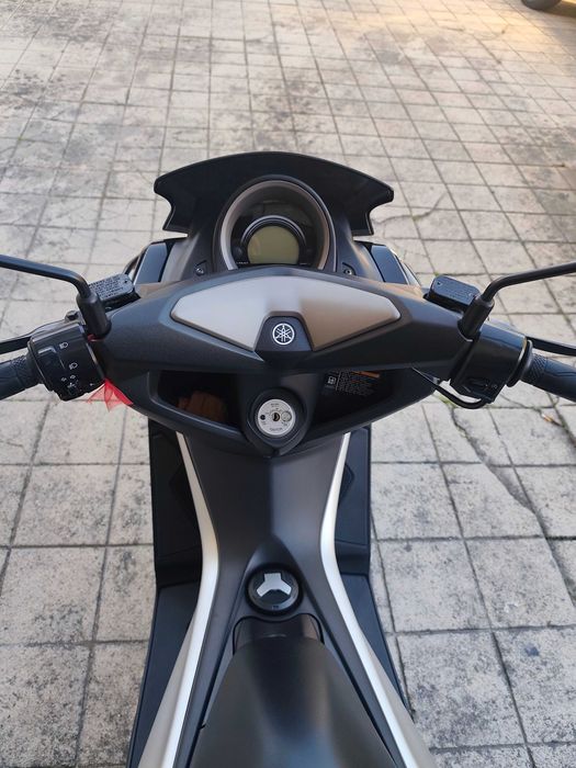 Yamaha nmax 125 como nova
