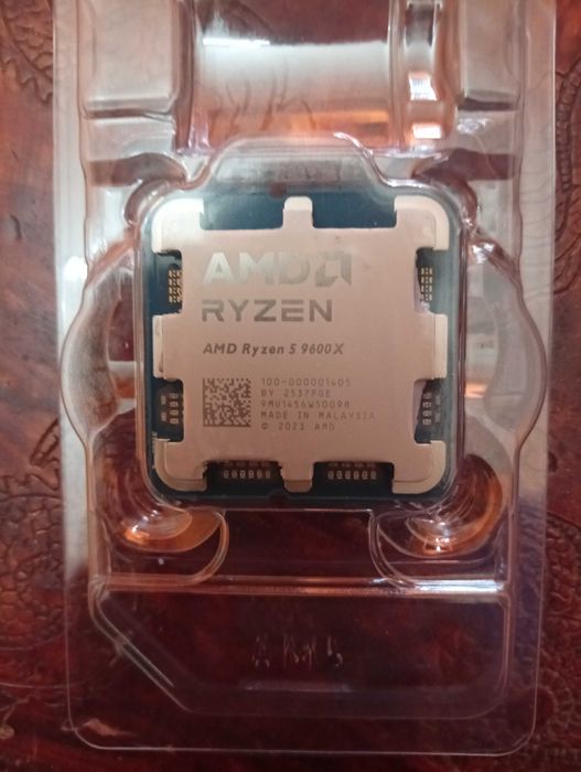 Vendo Processador AMD Ryzen 5 9600X 3.9/5.4GHz