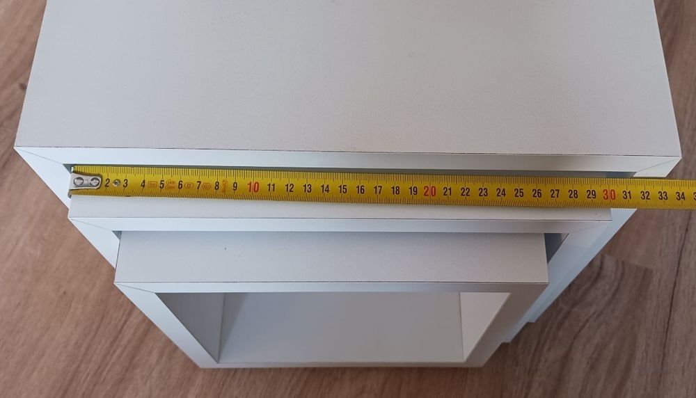 1 Conjunto  de 3 estantes quadradas para parede,