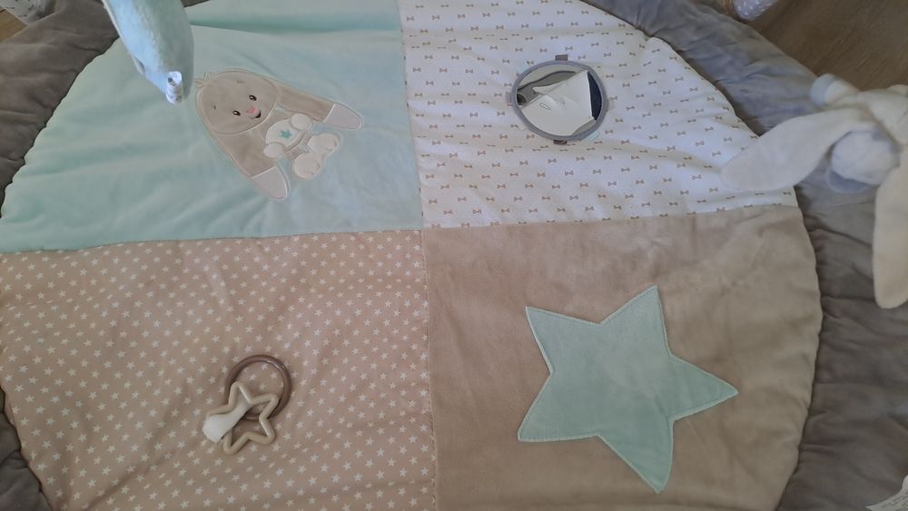 Tapete atividades bebé