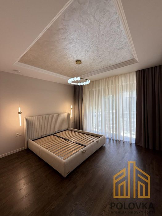 БЕЗ КОМІСІЇ Продаж 3-кімнатного таунхаусу з гаражем у центрі міста