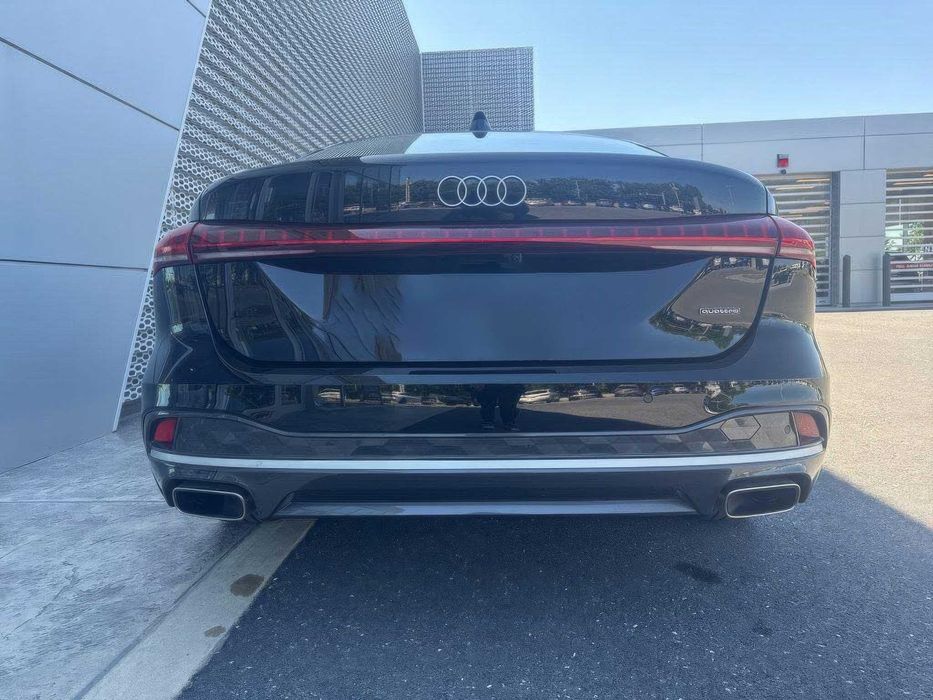 Audi A5      2024
