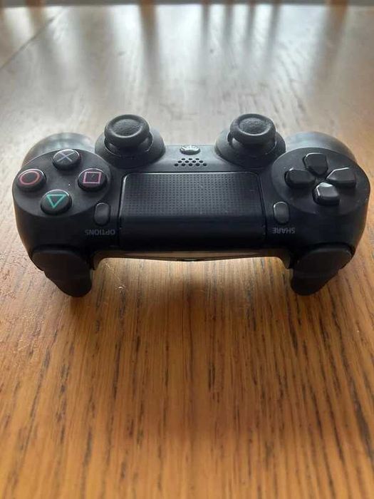 PlayStation 4 Slim (1TB) + 14 Jogos (Ótimo Estado)