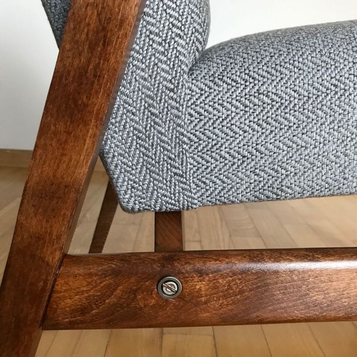 Fotel PRL Lisek Śnieżka ciemny dąb klasyczna jodełka szary renowacja 1