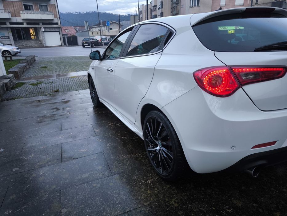 Alfa Romeo Giulietta 2.0 JTD 150 cv – Full Extras | Excelente Estado