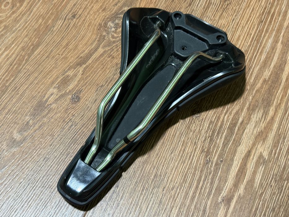 Сідло Prologo Scratch M5 Tirox  (250x140mm)