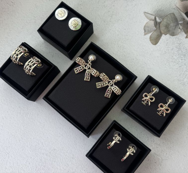 Сережки Chanel, пусети шанель, вінтажні, з перлами, з камінням, брошки