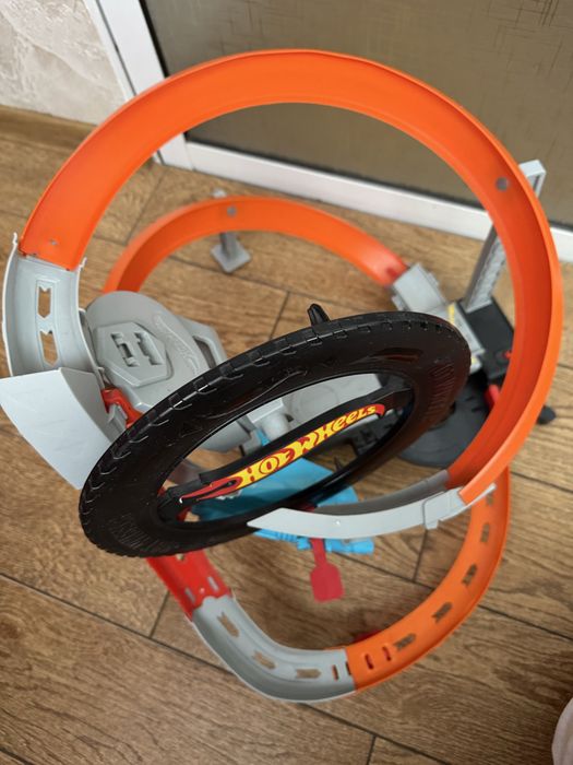 Продам трек Hot wheels