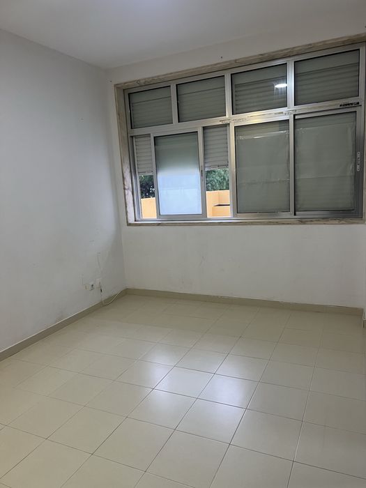 Arrendo T0 com cozinha equipada e contas incluidas