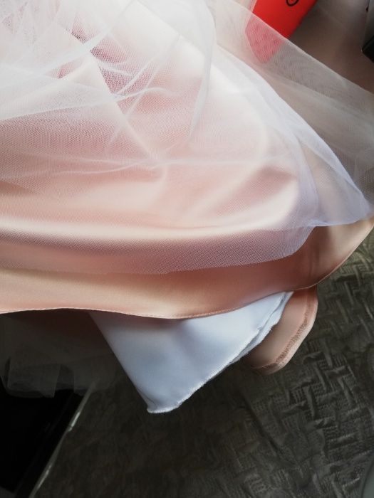 Brzoskwiniowa suknia ślubna 38 piękna koronka, halka z kołem