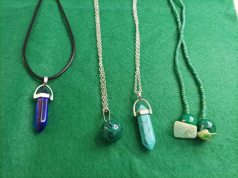 Colares missangas / resina epóxi