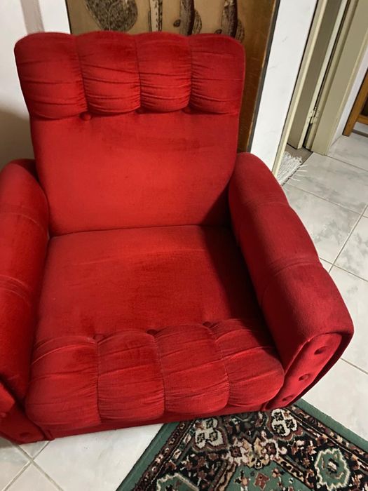 Vende-se 2 cadeirões de veludo