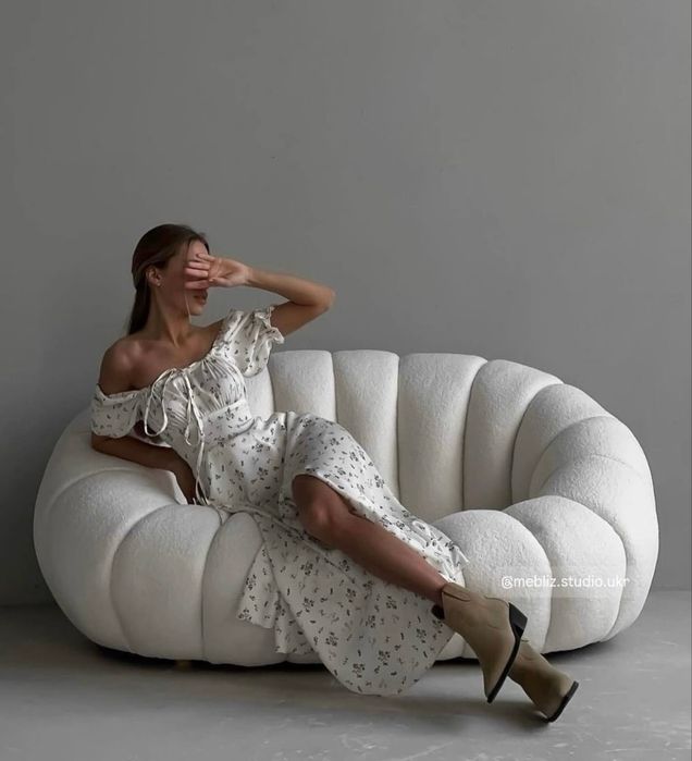 Диван, дивнчик в студію, салон, офіс для дому