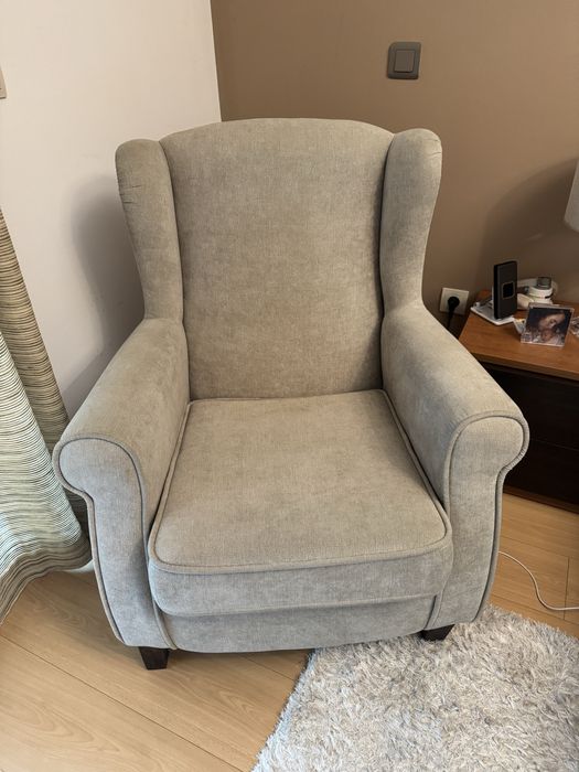 Cadeirão beje otimo estado