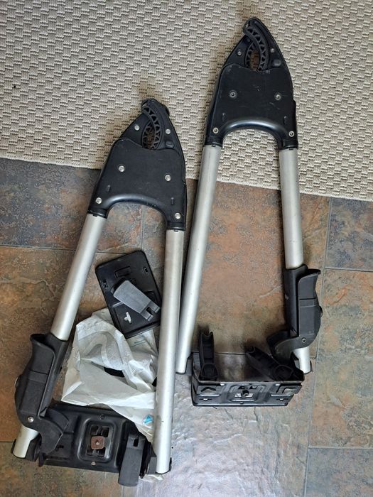 Barras de tejadilho Thule com 2 suportes de bicicleta