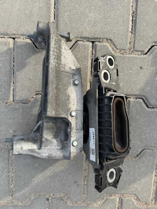 Łapa silnika Opel Astra K 1.5 kompletna ( dwie części )