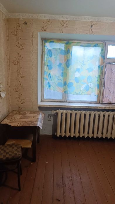 Продам дешевую малосемейку на Победы.