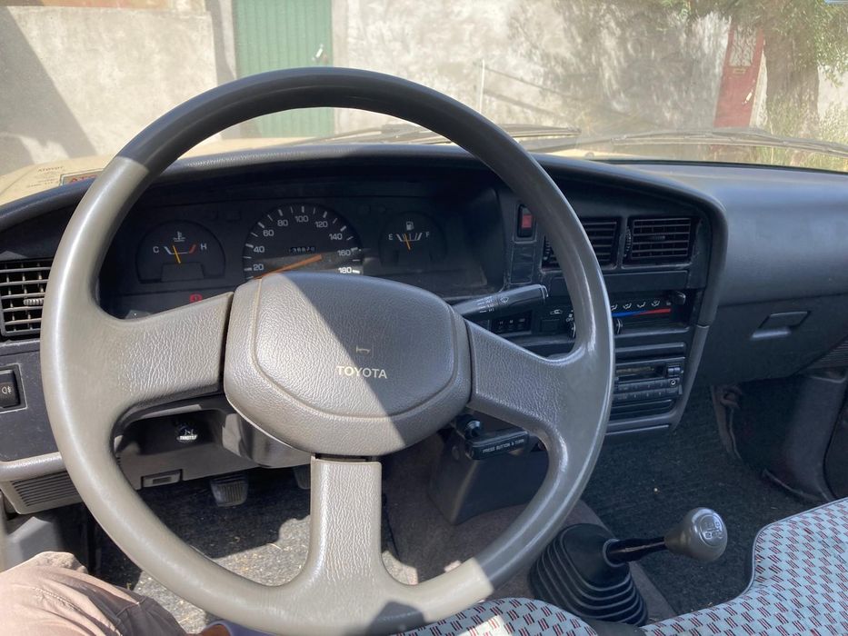Toyota Hilux 136.000km comprovados.