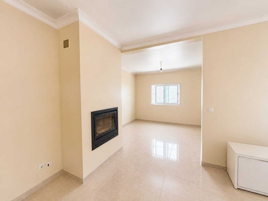 Vende-se Excelente Moradia T3 Caxarias
