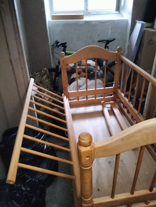 Дитяче ліжко дерев'яне