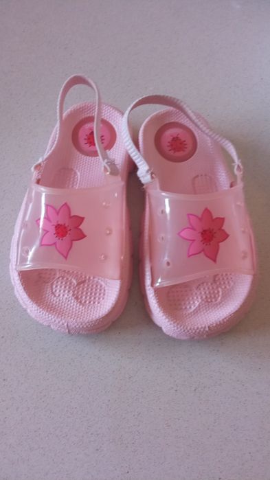 New Chicco Sandals, Size 26