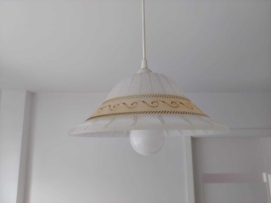 Żyrandol z źarówką