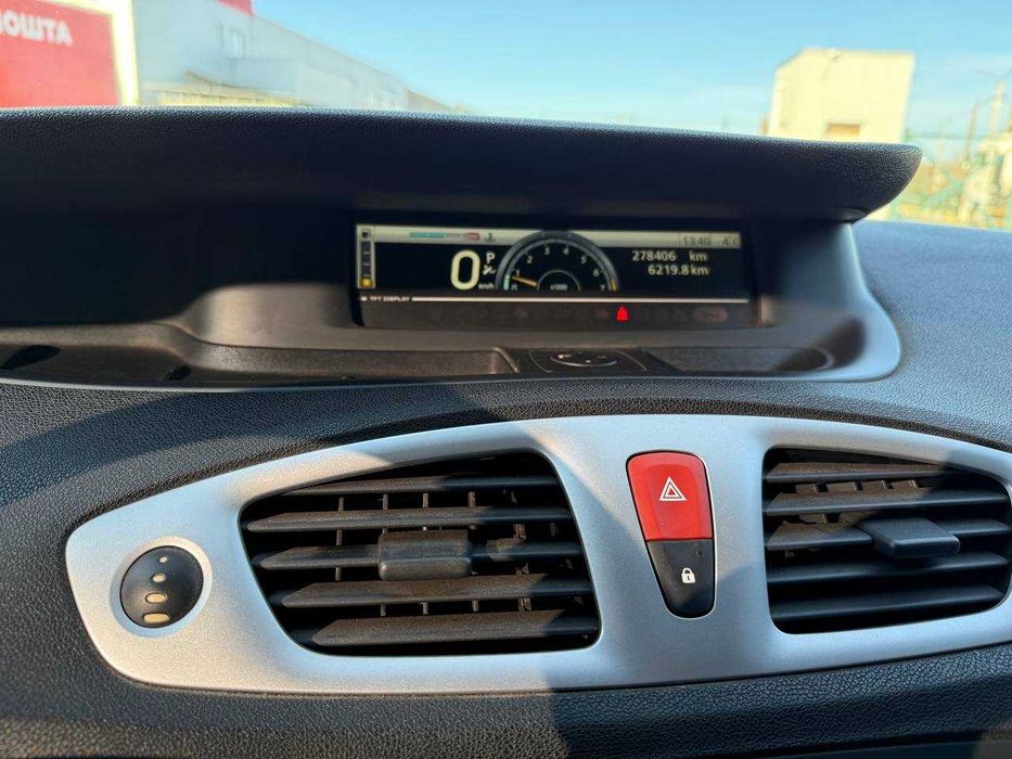 Renault Grand Scénic 3 2010 год 2.0 бензин