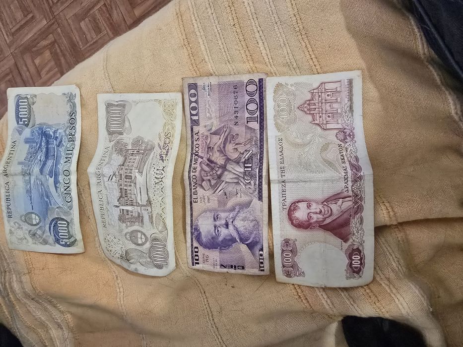 Moedas e notas antigas