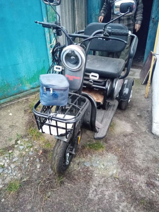 Електроскутер триколісний Fada