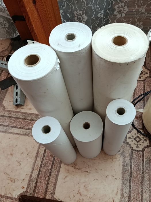 Продам папер в  рулонах.