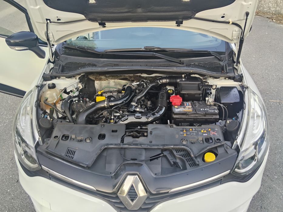 Renault Clio 0.9 TCE limited..só 69 mil km.nacional