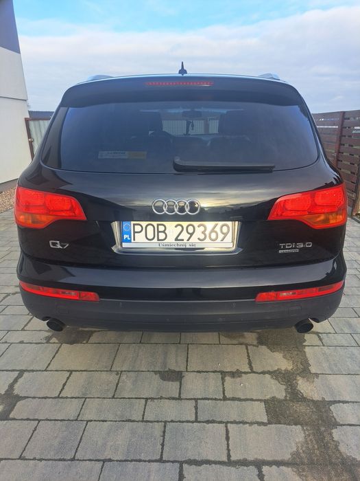 Sprzedam audi q7 polski salon .