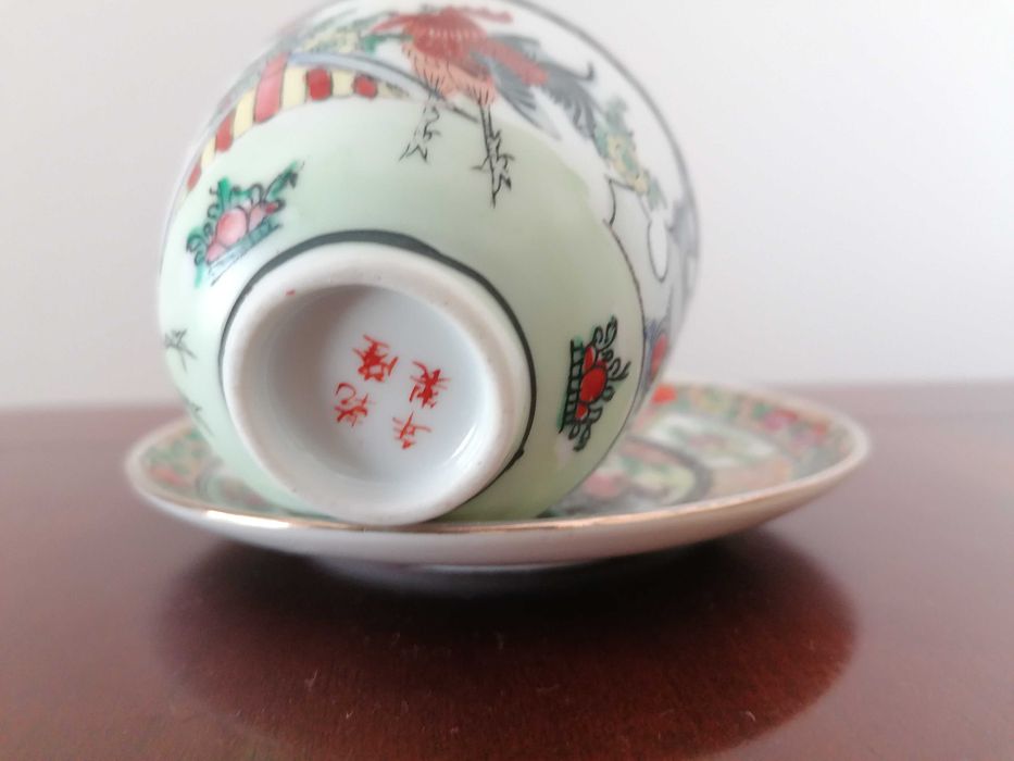 Chávena de chá com pires em porcelana chinesa com motivo galo