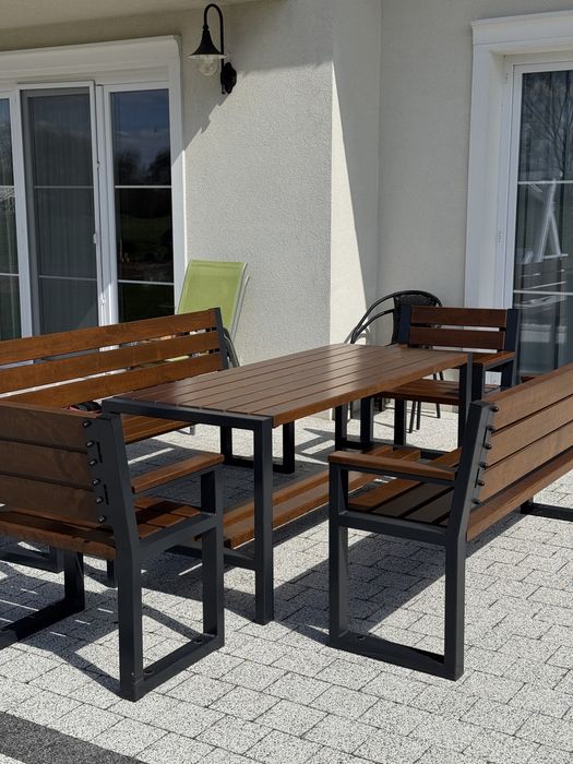 Solidny zestaw mebli tarasowych stalowo-drewnianych – stan jak nowy + transport