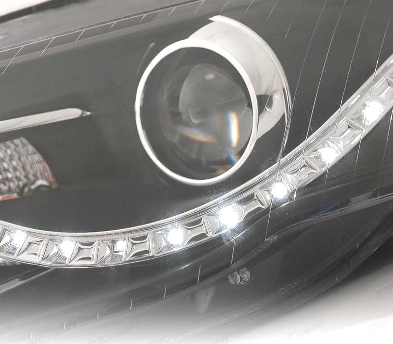FARÓIS COM LUZ DIURNA LED AUDI A4 B7 04-07 FUNDO PRETO