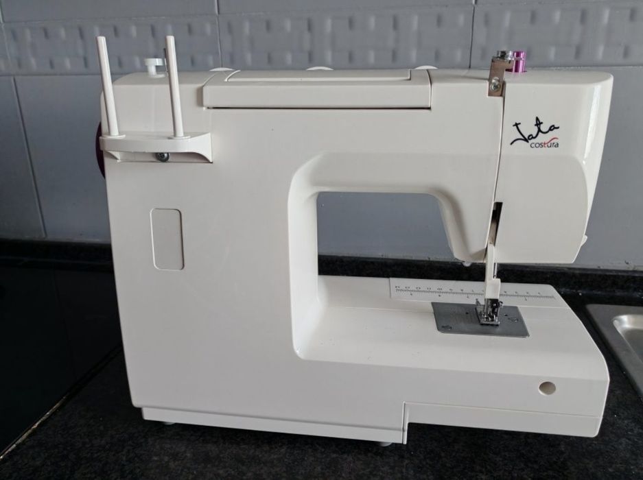 Máquina costura Jata
