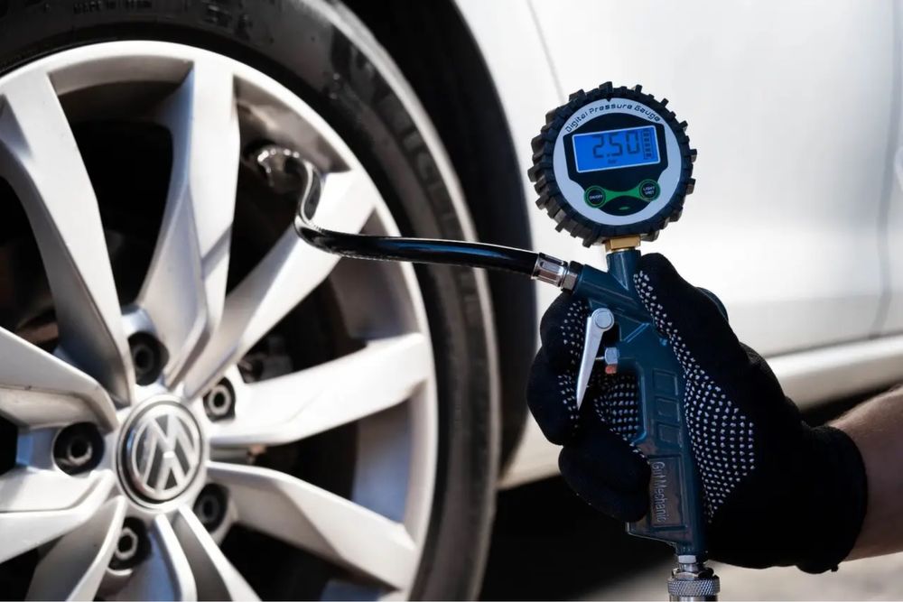 Пістолет для підкачки коліс з цифровим манометром 18 BAR