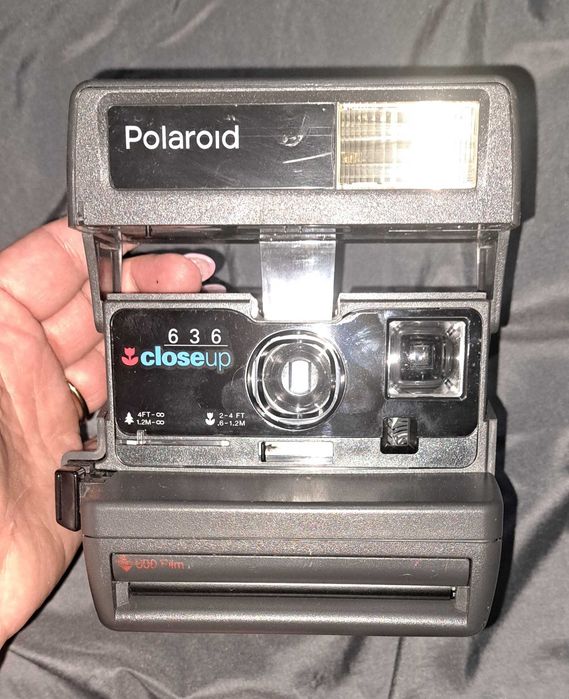 Máquina fotográfica polaroid 636