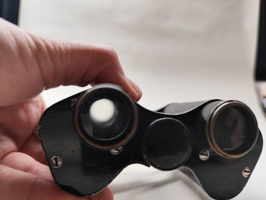 Binóculos muito antigos marca Russell London