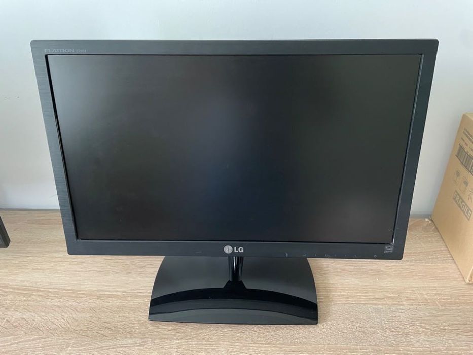 Monitor LG Flatron E2251