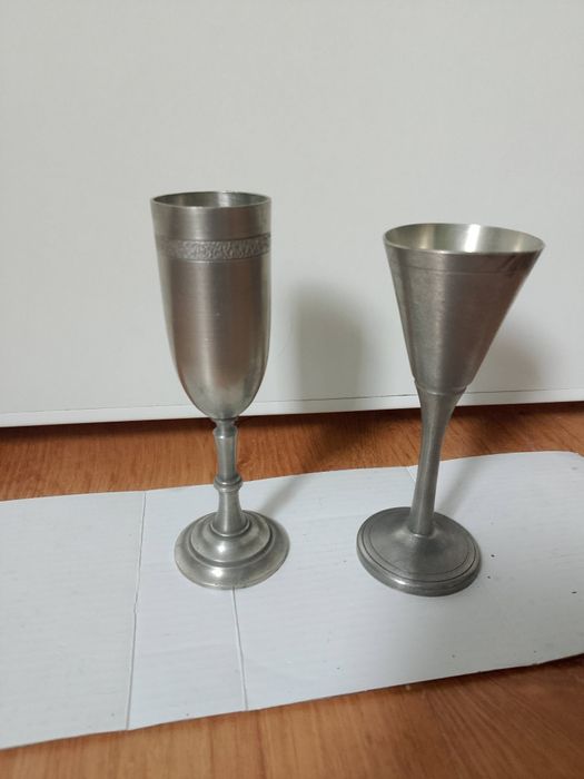 Dwa kielichy do wina