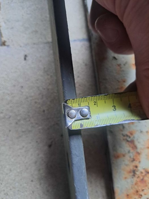 Zawiasy do wrót drzwi bramy