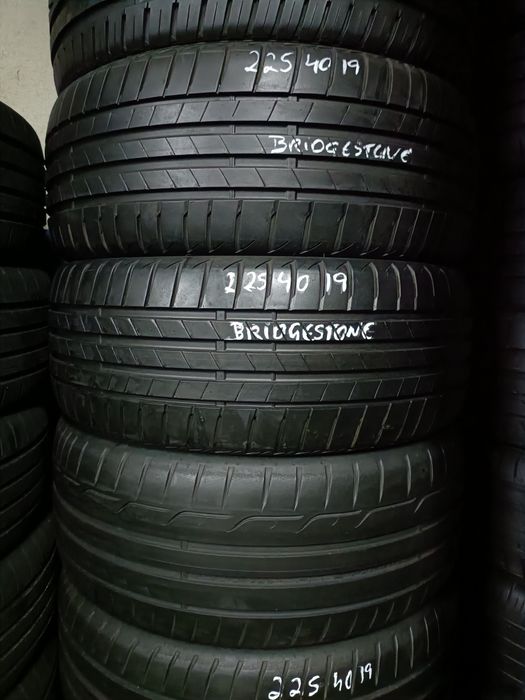 Pneus  225/40/19