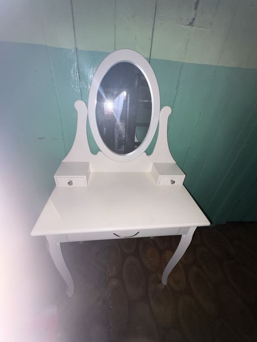 Toaletka drewniana biala z taboretem