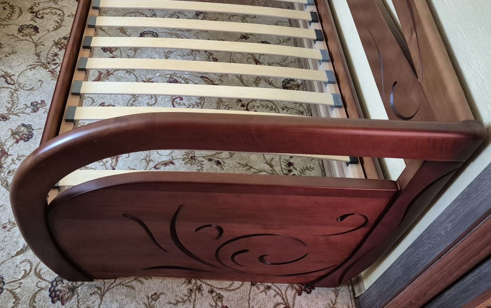 Ліжко-диван підліткове з масиву ясеня 90х200 см із ящиками