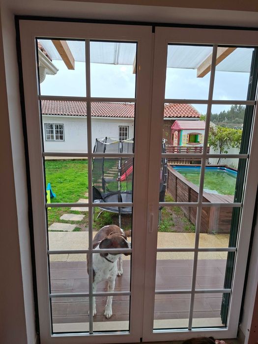 Vendo Janelas de Alumínio c/vidro Duplo - 2 de correr e 1 Sacada