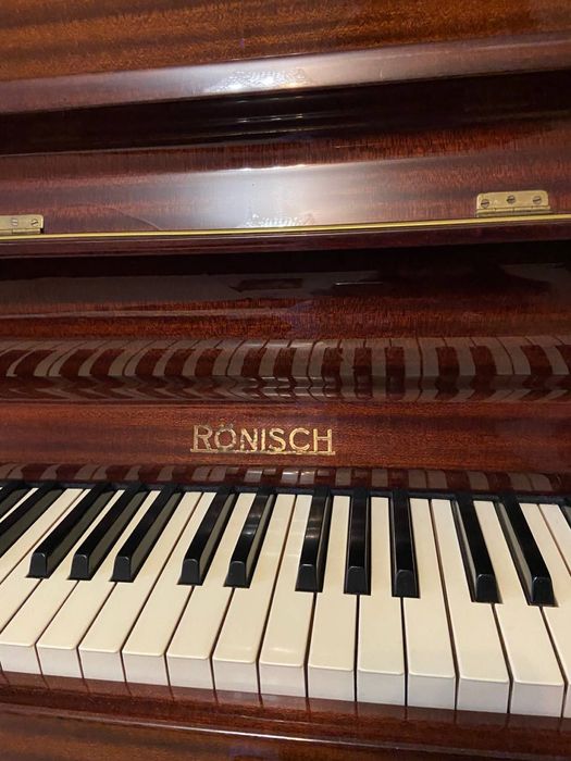 Пианино Ronisch.