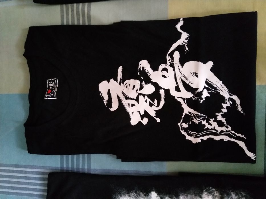 T-shirts pretas, diversos motivos, tamanho M, NOVAS